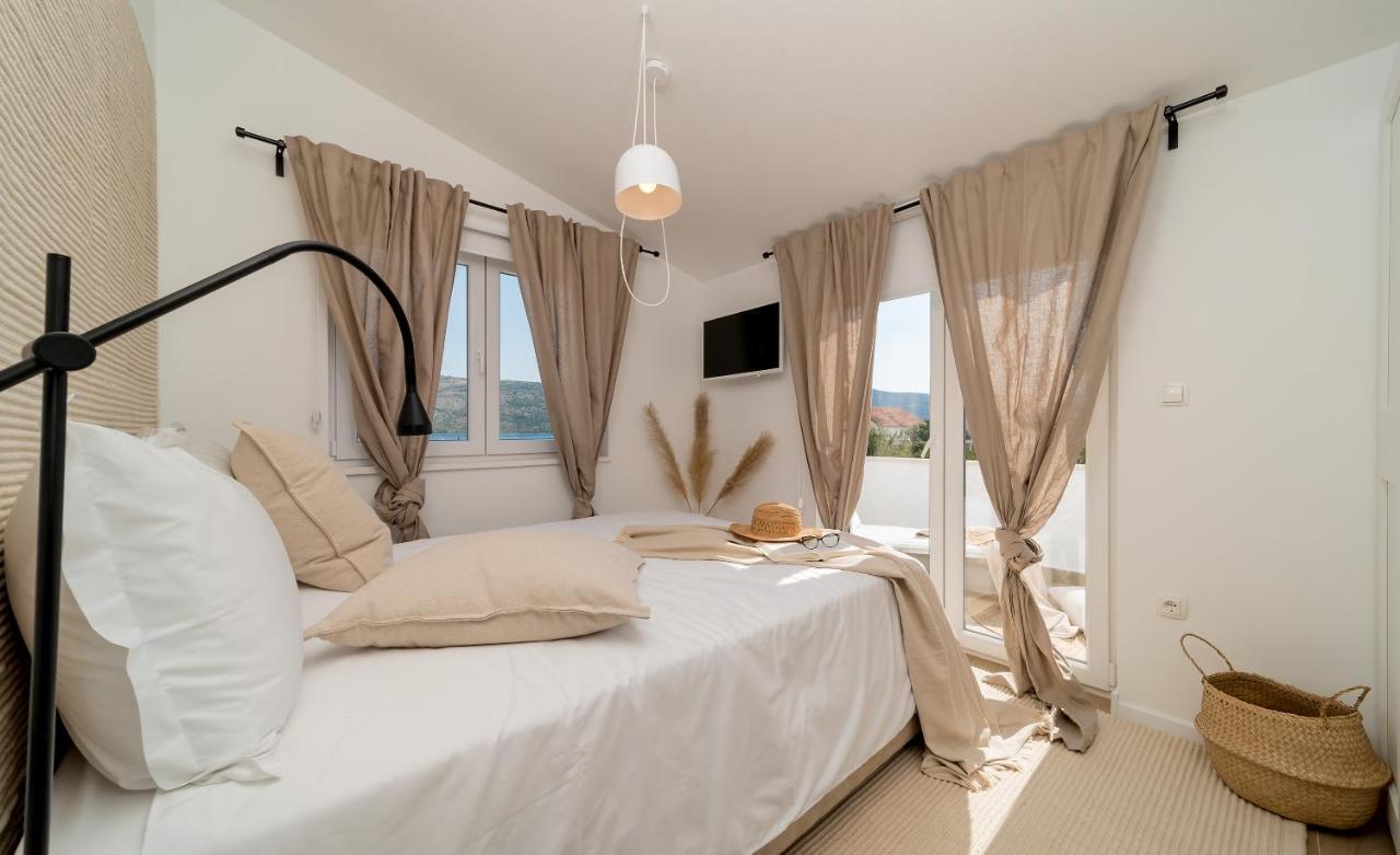 Marula Holiday Home - With Heated Pool 산책길 외부 사진