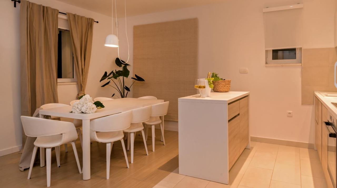 Marula Holiday Home - With Heated Pool 산책길 외부 사진