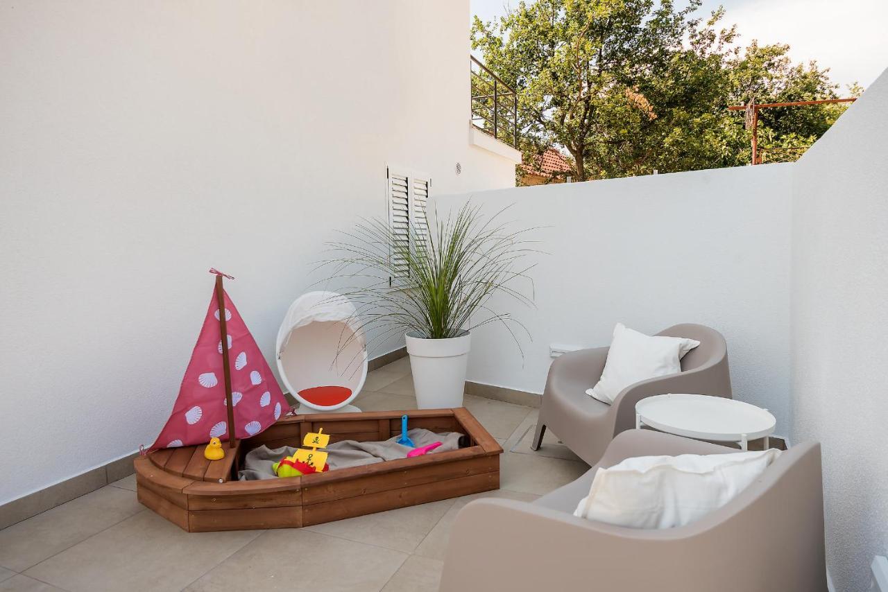 Marula Holiday Home - With Heated Pool 산책길 외부 사진